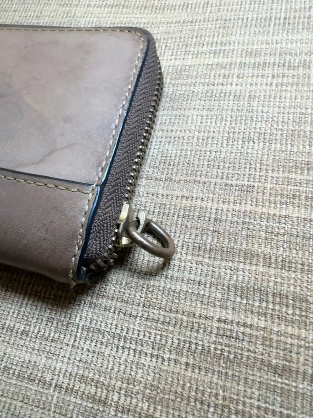 Frye Melissa Gray Taupe Leather Zip Around Wallet
